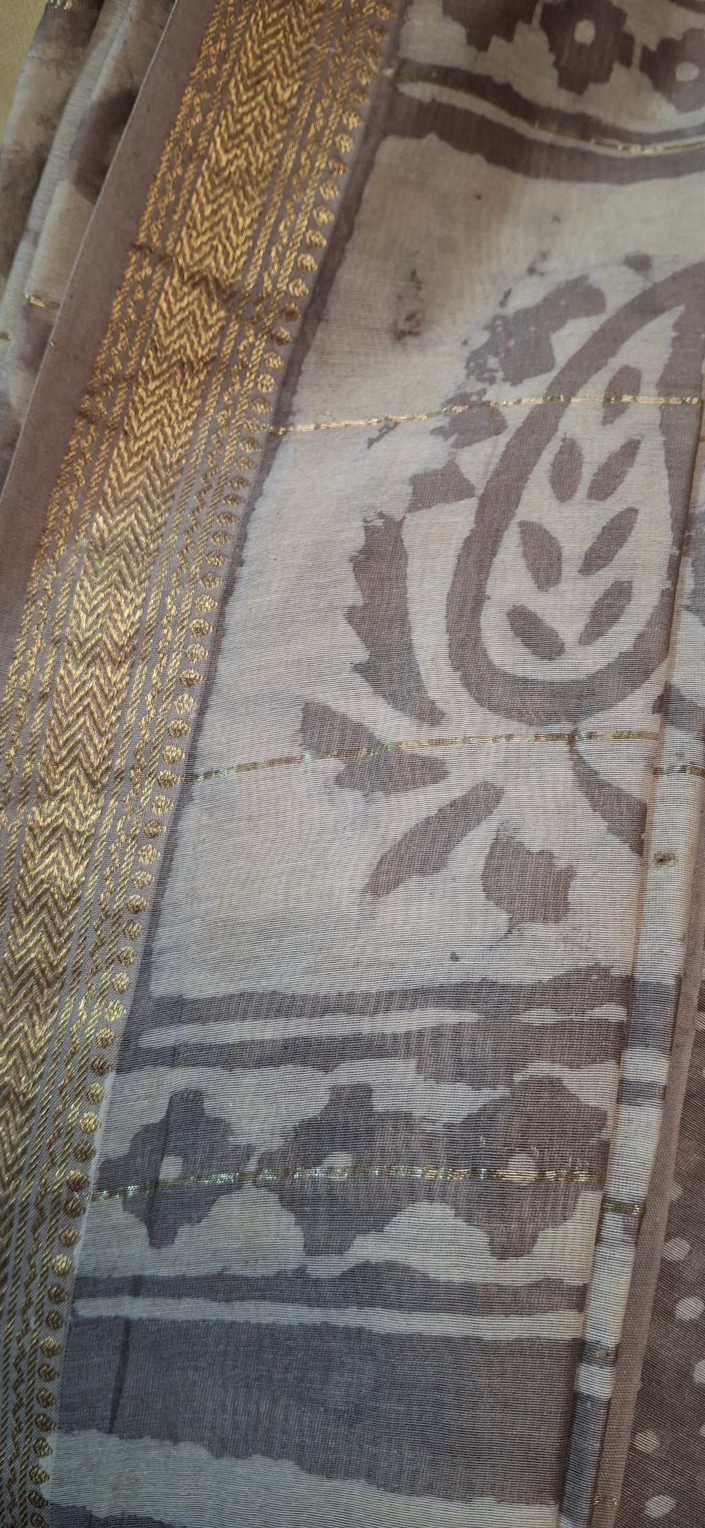 Bindu Dabu Print Masherwari Saree